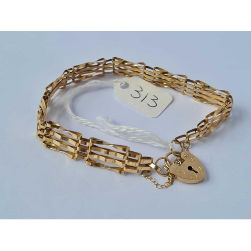 313 - A ladies four bar 9ct gate bracelet with padlock clasp 6.8g