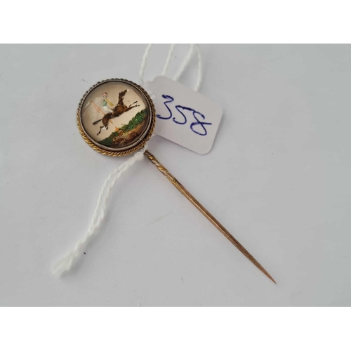 358 - A RARE ESSEX CRYSTAL STICK PIN DEPICTING A RACEHORSE PASSING WINNING POST