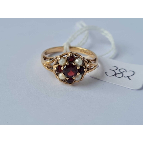 382 - A garnet & pearl cluster ring in 9ct mount size N 3.1g inc