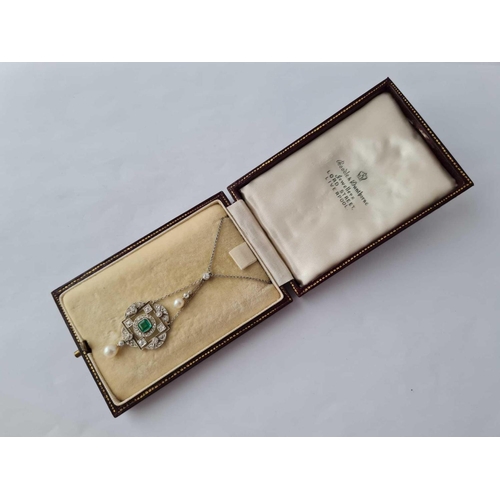 415 - ART DECO, DIAMOND EMERALD AND NATURAL PEARL SET PLATINUM PENDANT NECKLET, BOXED, COMES TOGETHER WITH... 