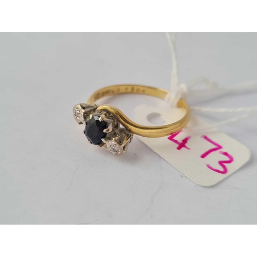 473 - A three stone sapphire and diamond ring 18ct gold size Q 1/2 - 3 gms