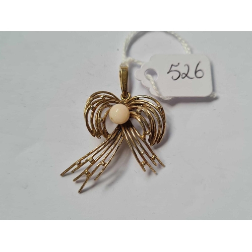 526 - A ribbon style 9ct pendant 3.9g inc