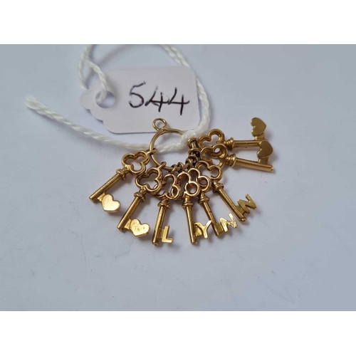 544 - Bunch of keys 9ct pendant/charm 3.7g