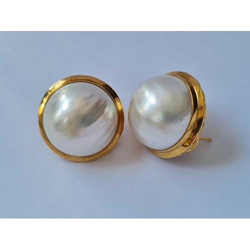 549 - A PAIR OF GOOD MABE PEARL EARRINGS 14CT GOLD - 19.7 GMS