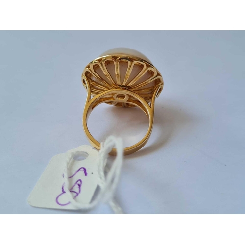 550 - A MABE PEARL RING 14CT GOLD SIZE L1/2 - 11.9 GMS