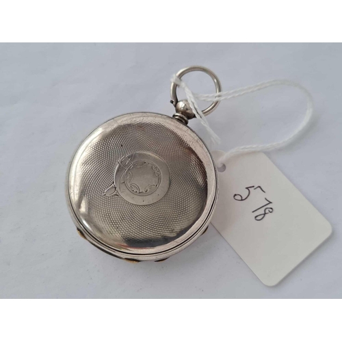 578 - A gents silver pocket watch with seconds dial