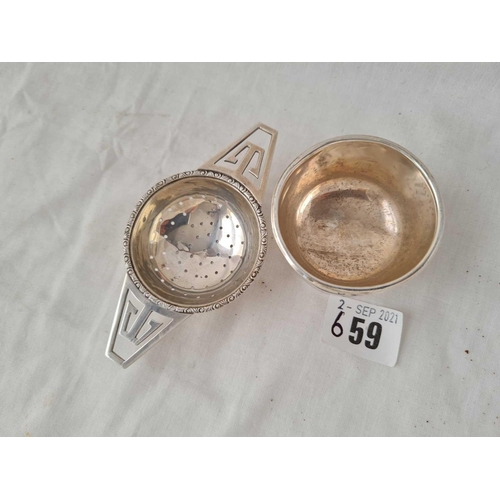 659 - An Art Deco style tea strainers on stand - 4.25