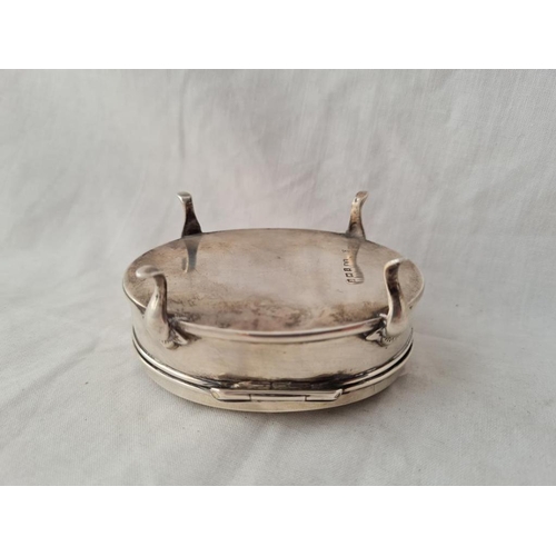 668 - An Edwardian oval ring box with pierced hinged cover - 3