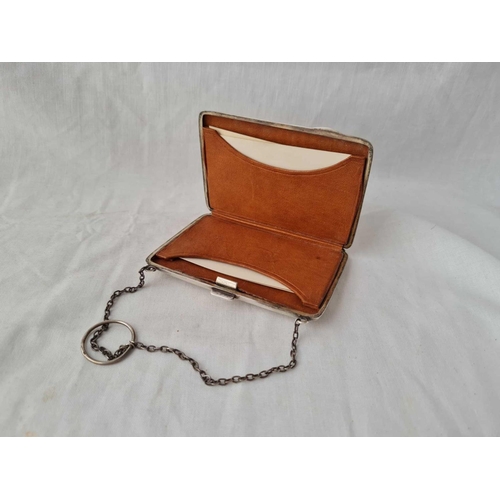 669 - A purse with chain and leather interior - Birmingham 1915