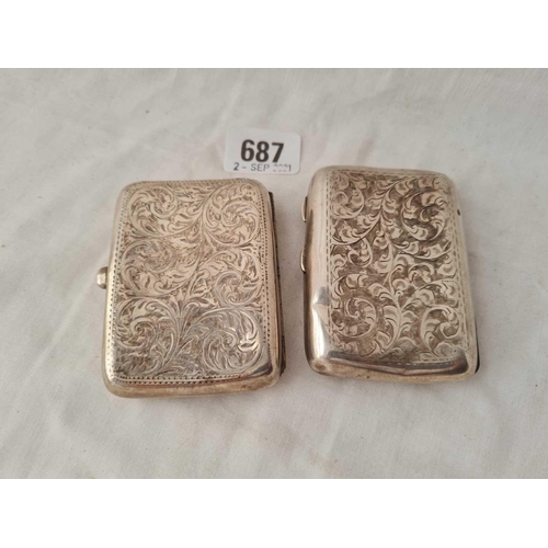 687 - Two cigarette cases engraved with scrolls - Birmingham 1912/3 - 123 g.