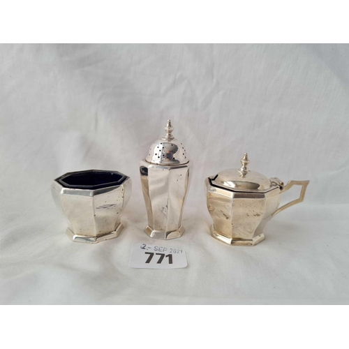 771 - A three piece octagonal cruet set - Birmingham 1932 by M&W - 102 g. excluding BGL