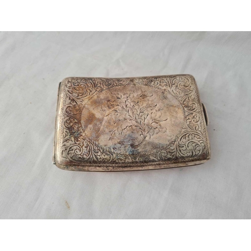 851 - An Edwardian cigarette case, the curved body engraved with scrolls - Birmingham 1908 - 135 g.