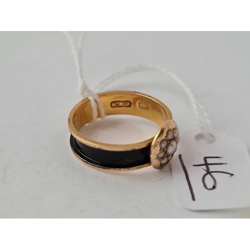 46 - A early Victorian black enamel and pearl cluster memorial ring 15cg gold size M - 2.1 gms