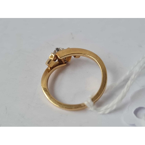 57 - A Vintage designer abstract ring by Triggs and Payne (Sheffield 1987) 18ct gold size K 1/2 - 3.2 gms