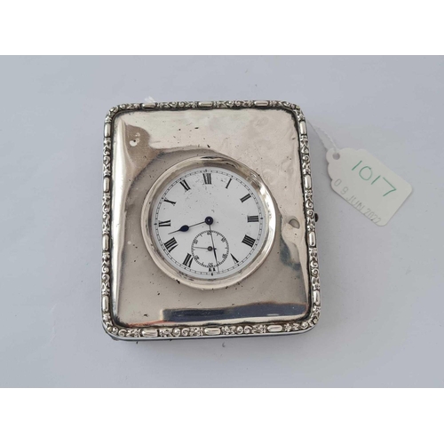 1017 - A gents metal pocket watch with seconds dial in silver case