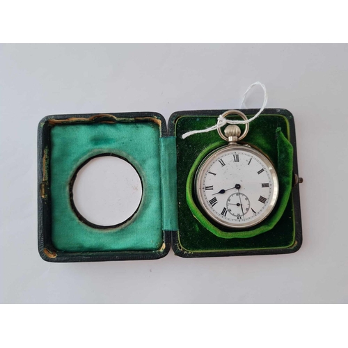 1017 - A gents metal pocket watch with seconds dial in silver case