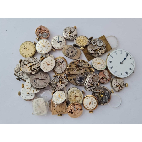 1026 - A bag of assorted watch movements