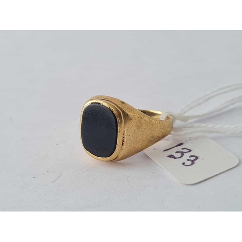 133 - A onyx signet ring 9ct size O 1/2 - 4 gms