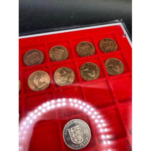 1473 - A Lindner tray of Jersey coins, unc.