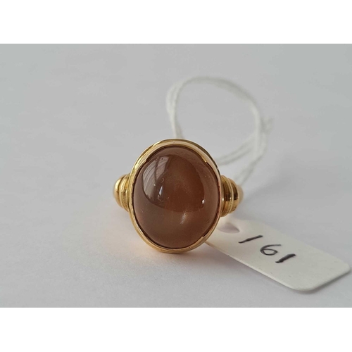 161 - A LARGE CABOCHON STONE SET RING 18CT GOLD SIZE K - 8.5 GMS