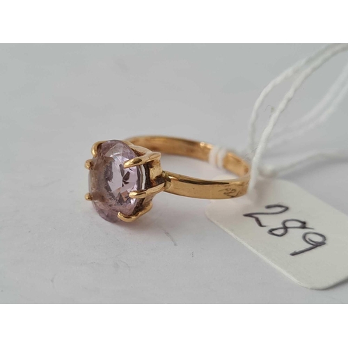 289 - A amethyst ring 18ct gold size j 1/2 - 3.2 gms