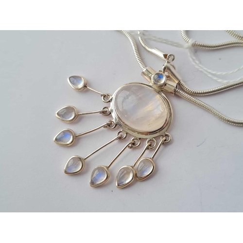 297 - A silver moonstone necklace 16 inches - 17 gms