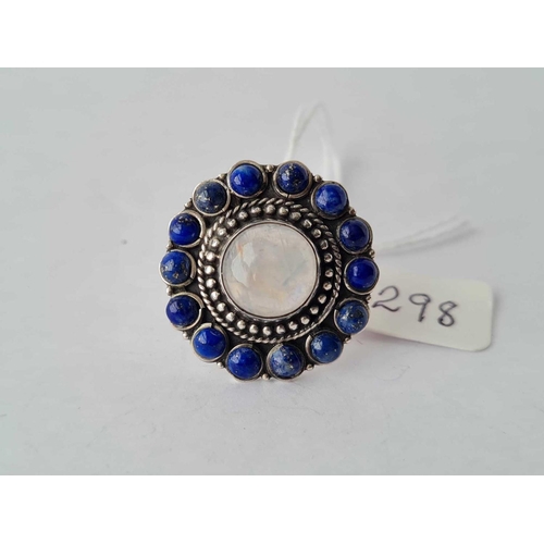 298 - A silver lapis and moonstone ring size O