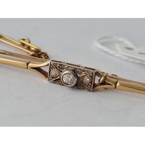 382 - A diamond set brooch 18ct gold - 4.4 gms