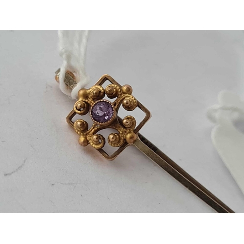 398 - A amethyst set bar brooch - 1.8 gms