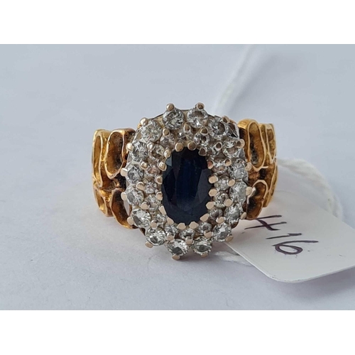 416 - A DIAMOND AND SAPPHIRE CLUSTER RING 18CT GOLD SIZE P - 8 GMS