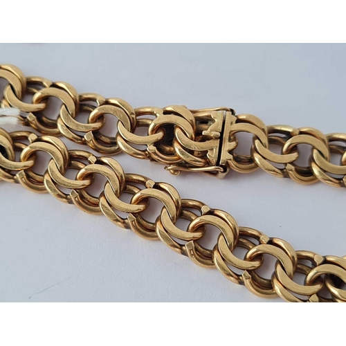 435 - A GOOD DOUBLE LINK GOLD BRACELET 9CT - 22 GMS