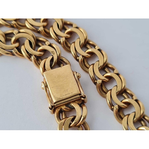 435 - A GOOD DOUBLE LINK GOLD BRACELET 9CT - 22 GMS