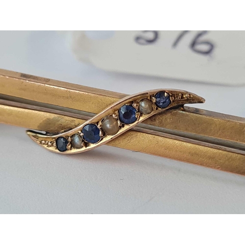 516 - A sapphire and diamond brooch 9ct - 2 gms