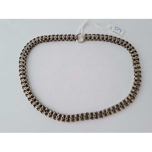 529 - A silver collar