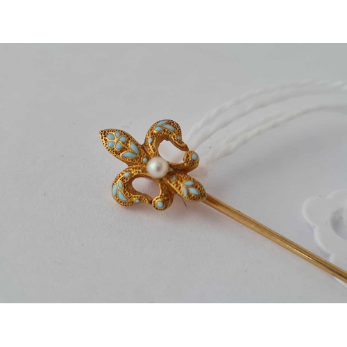 544 - A turquoise & pearl 14ct gold fleur de lys stick pin 1.5g inc