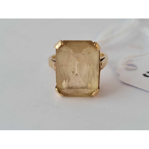 550 - A 9ct citrine dress ring size E 3.9g inc