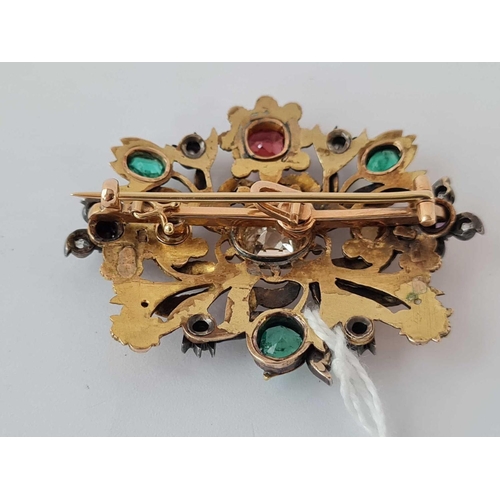 552 - ANTIQUE EARLY VICTORIAN GOLD BROOCH SET WITH DIAMONDS, EMERALDS, GARNET, CITRINES AND A CENTRAL DIAM... 