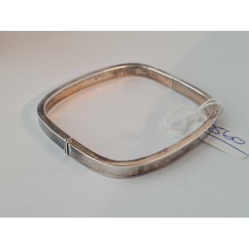 560 - A boxed silver bracelet/bangle