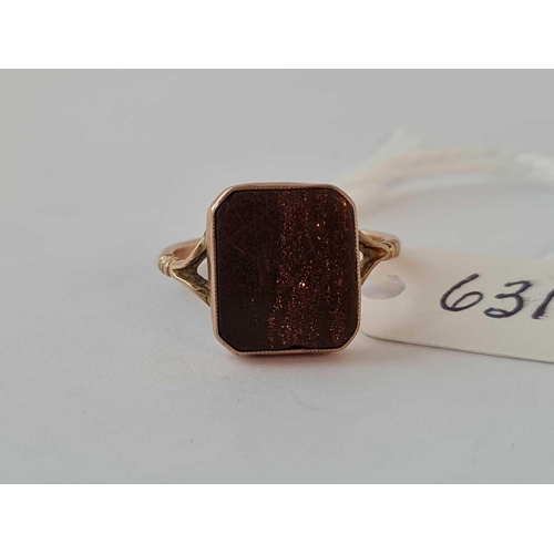 631 - A oblong gold stone set ring 9ct size M - 2.9 gms