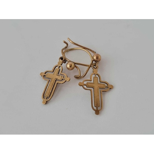 77 - A pair of 9ct cross earrings 0.9g