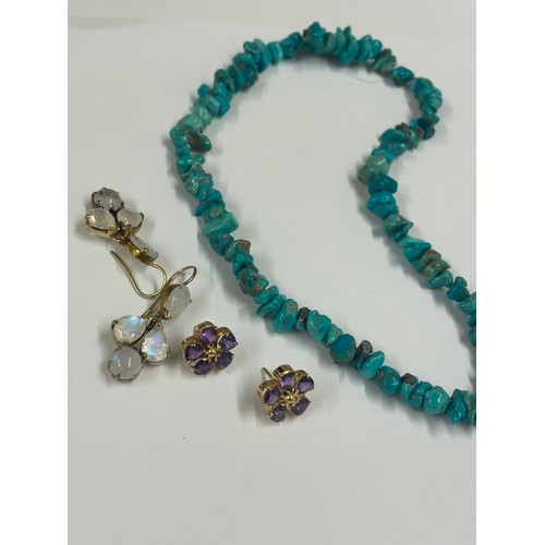 193 - Vintage turquoise necklace and earrings