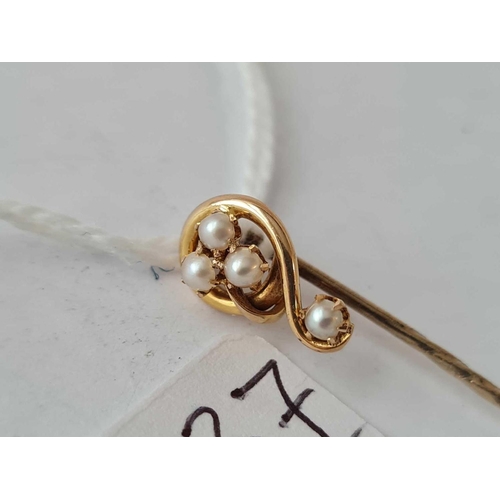 137 - A question mark shaped real pearl stick pin 15ct gold � 1.5 gms