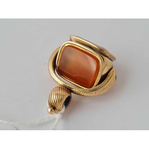 149 - Antique Victorian gold cased triple seal set with carnelian & citrine.