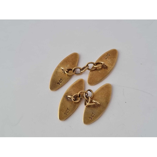 28 - A pair of oval cufflinks 9ct � 6.2 gms