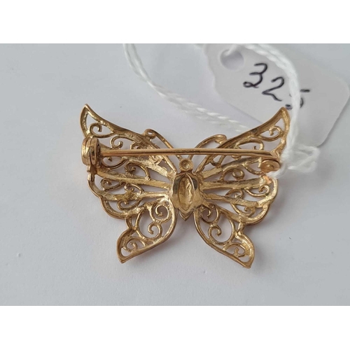 325 - A butterfly brooch 9ct � 2.4 gms