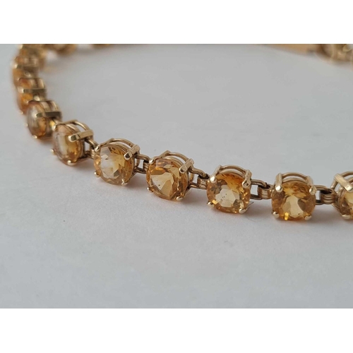 331 - A citrine bracelet 9ct � 7.5 gms