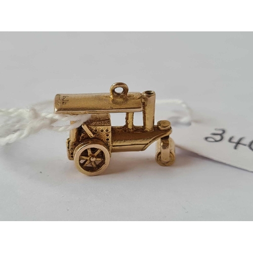 346 - A charm in the form of a road roller 9ct � 2.9 gms