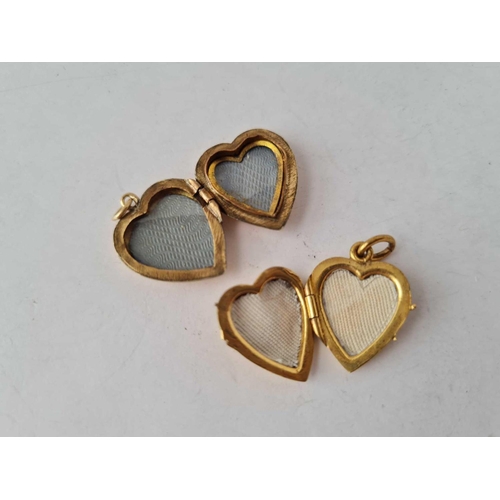 410 - A Edwardian yellow metal heart locket with amethyst and 9ct back and front heart locket