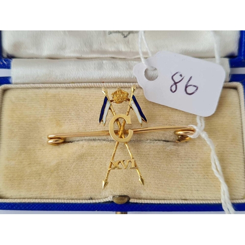 86 - A boxed gold and enamelled military brooch 15ct gold � 2.8 gms