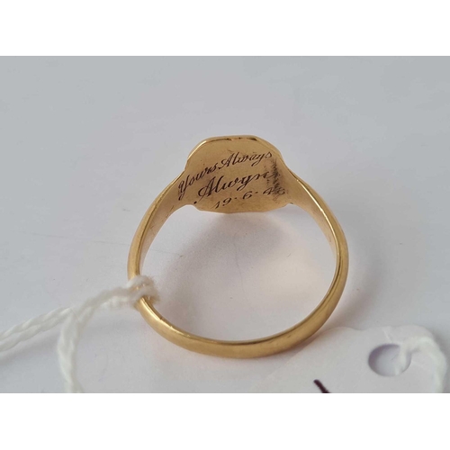 97 - A signet ring 9ct size T � 4.3 gms